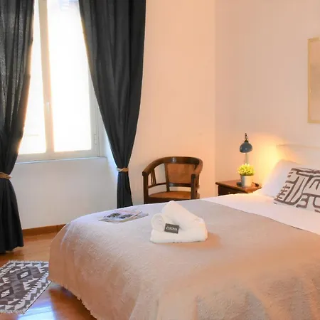 In - Colosseo Apartamento