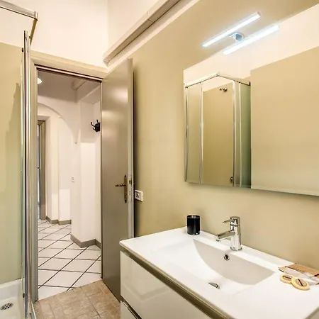 In - Colosseo Apartamento Roma